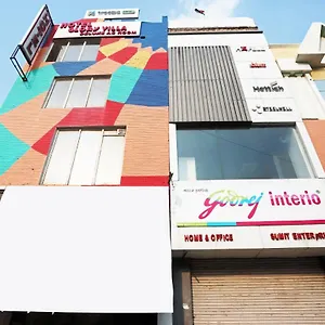*** Hotel Capital O 23188 Glory India